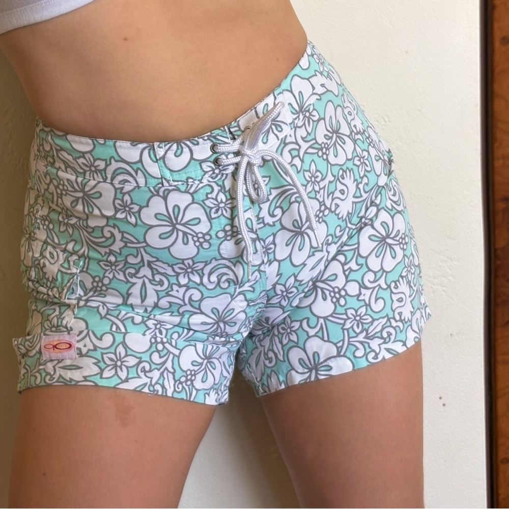 vintage board shorts size medium